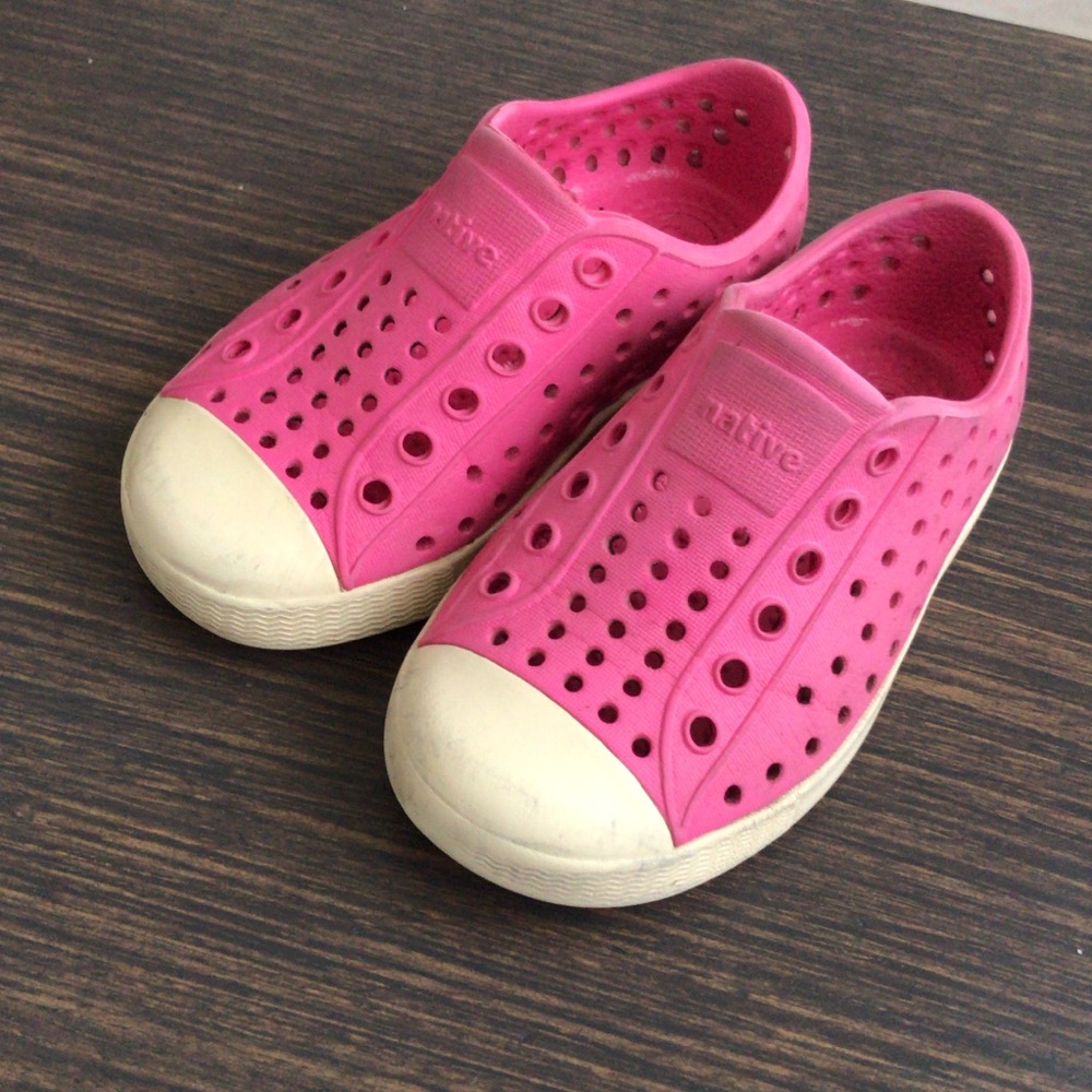 Native Jefferson pink toddler size 7